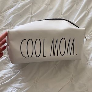 Cosmetic bag